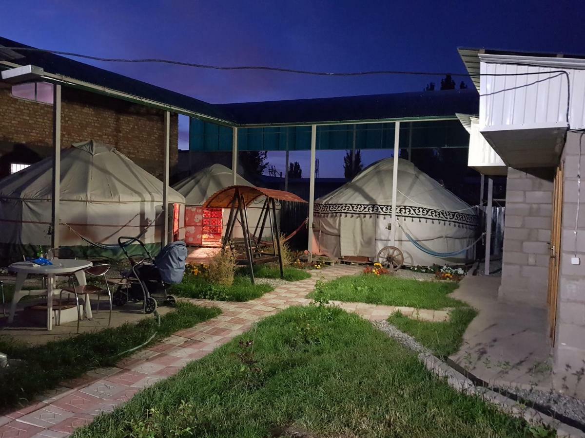 Duet Hostel & Hotel Karakol Dış mekan fotoğraf